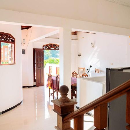 Surfing Guest House Matara Buitenkant foto
