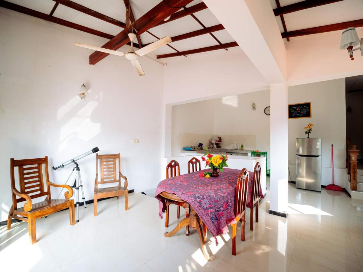 Surfing Guest House Matara Buitenkant foto