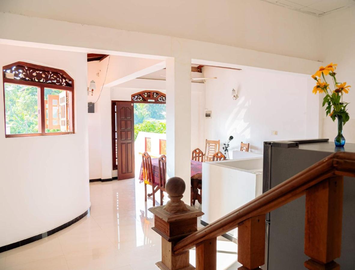 Surfing Guest House Matara Buitenkant foto