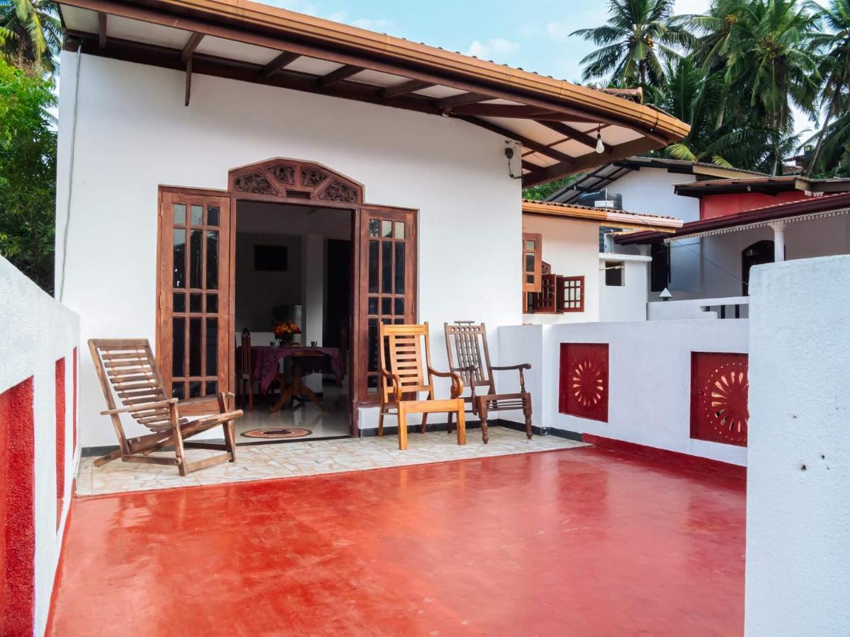Surfing Guest House Matara Buitenkant foto