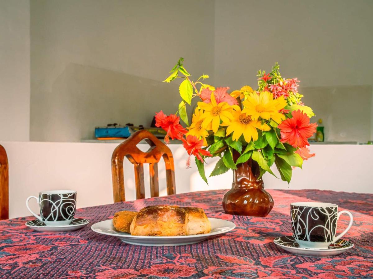 Surfing Guest House Matara Buitenkant foto
