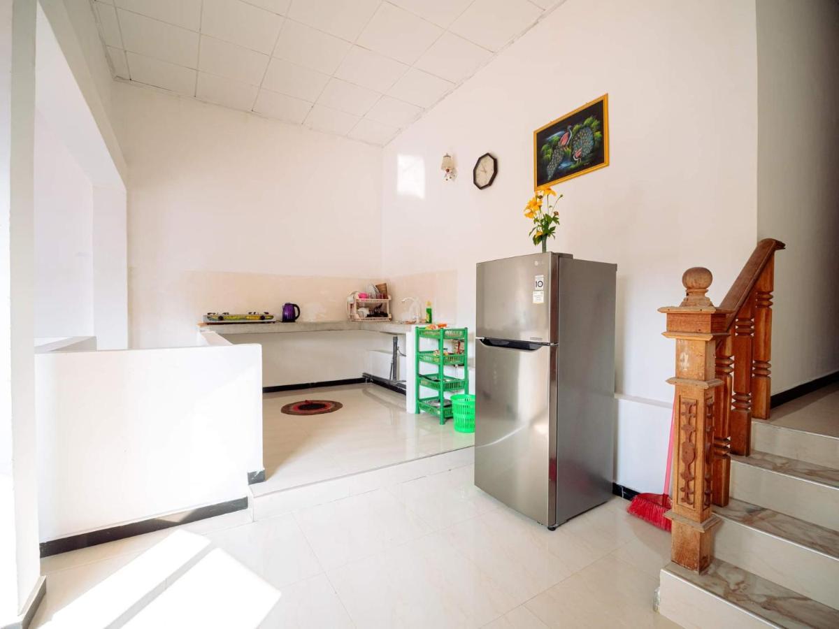 Surfing Guest House Matara Buitenkant foto
